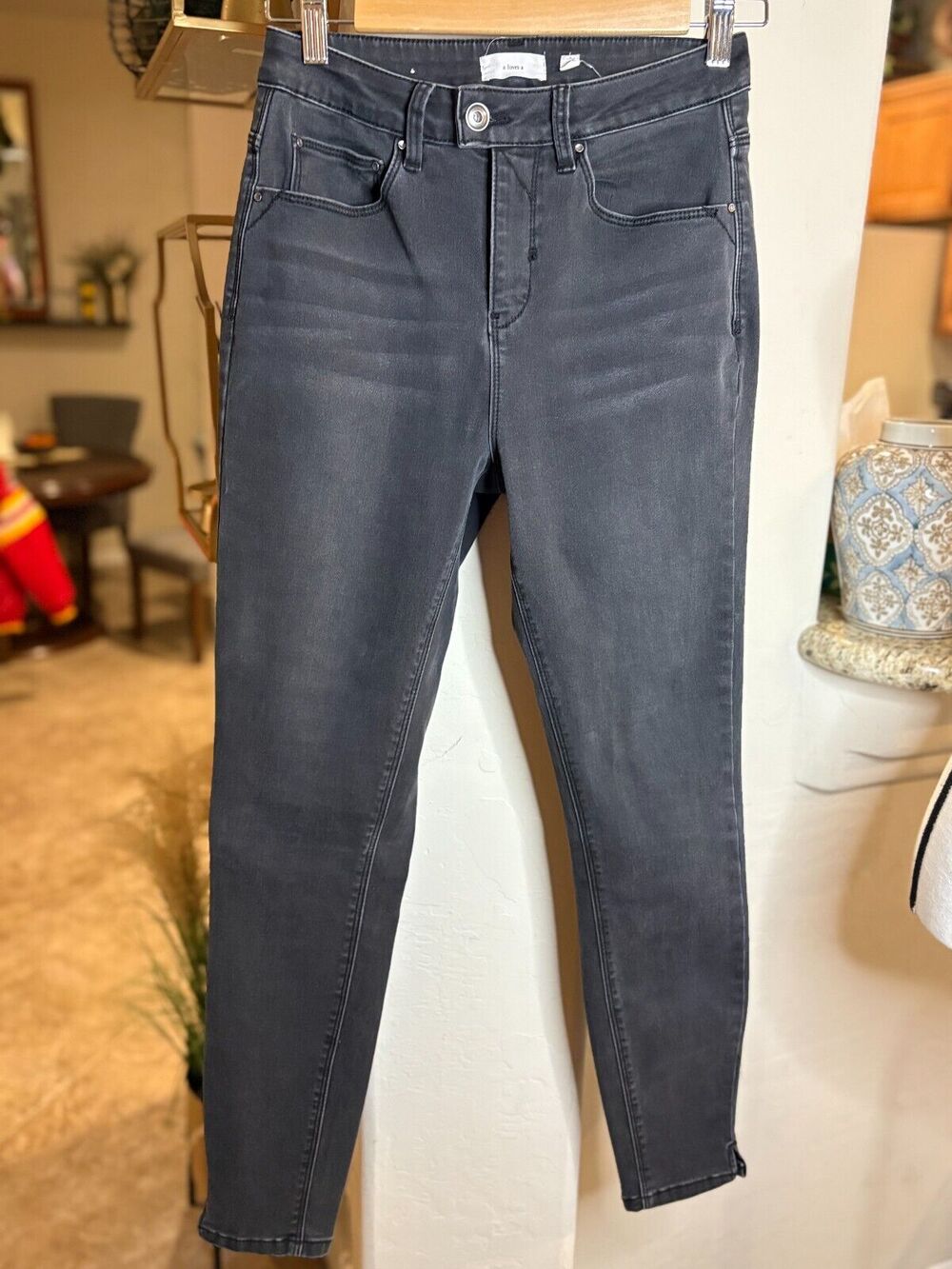A Loves A Grey Skinny Jeans Size 27